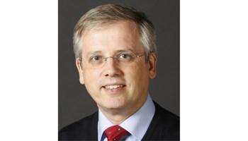 Jacques van Dongen doctorado Honoris Causa por la Universidad de Praga