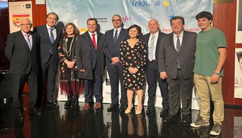 Xosé Bustelo galardonado en Premios Legado del Grupo Tribuna